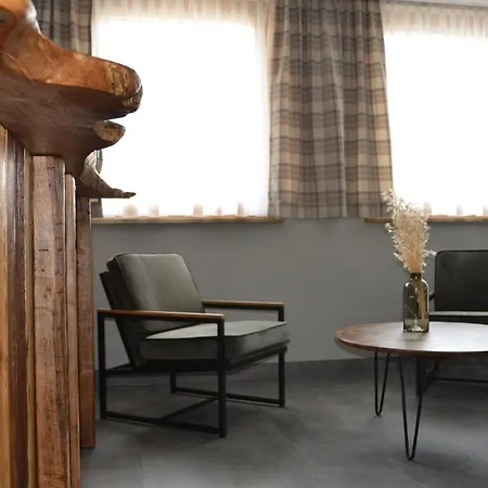 לינה וארוחת בוקר Galle 3*